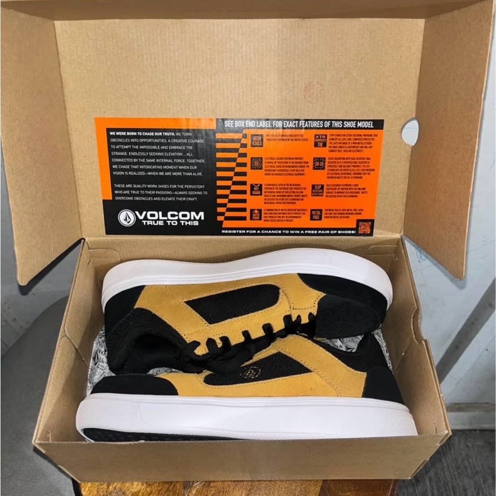 Volcom Men's Black and Tan Sneakers